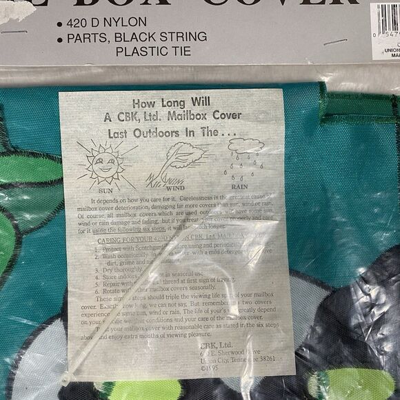 Vintage Nylon Standard Mail Box Cover Black Cat Red Cardinal Brand New - Picture 3 of 5